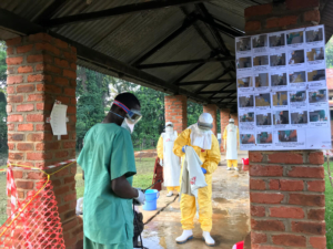 Médicos Sem Fronteiras começa vacinação contra Ebola