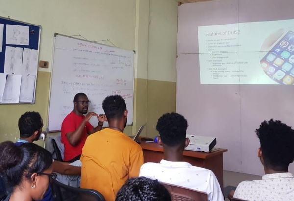 Vincent durante sessão de treinamento com equipe de MSF na Etiópia.