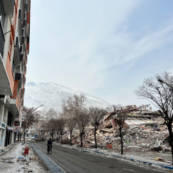 Centro da cidade de Elbistan, no sul da Turquia, após terremoto. Foto: Igor Barbero/MSF