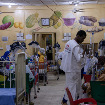 Pacientes no hospital de Sokoto, apoiado por equipes de MSF. Foto: Ehab Zawati/MSF