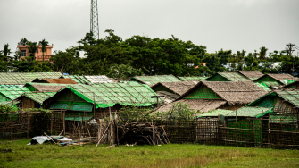 Acampamento de pessoas deslocadas em Rathedaung, no estado de Rakhine, em Mianmar. Outubro de 2023. ©Zoe Bennell/MSF