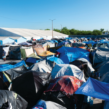 Acampamento informal de migrantes no abrigo Senda de Vida 2 em Reynosa, Tamaulipas. México. © MSF