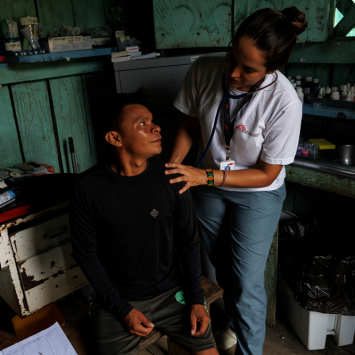 Atividade médica de MSF na Terra Indígena Yanomami. Junho de 2024. ©Diego Baravelli/MSF