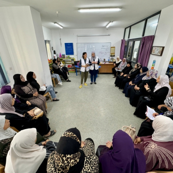 Participantes reunidas para treinamento. Outubro de 2024. © Oday Alshobaki/MSF