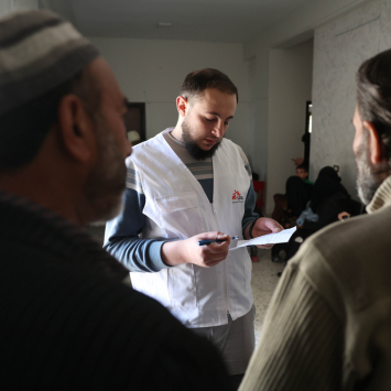 Pela primeira vez em mais de uma década, MSF ganhou acesso a Damasco e começou a operar clínicas móveis em Ghouta Oriental  ©Omar Haj Kadour