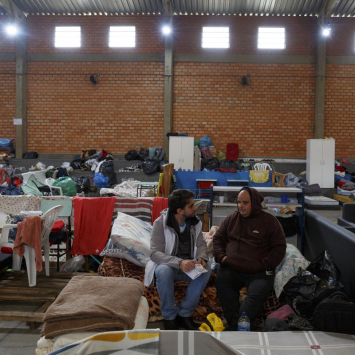 Rio Grande do Sul: MSF oferece cuidados médicos em abrigo de área vulnerável de Canoas